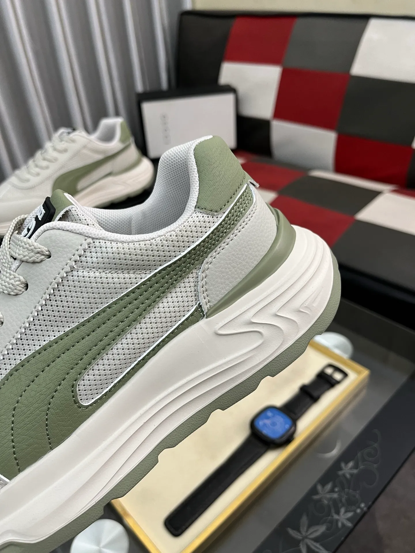 Men's Men's Shoes 💰458⌚️⌚️【GUCCI】Gucci men's latest white shoe series casual shoes! The official website is built 1:1. Upper: Made of imported cowhide, with electric embroidery ➕Inner lining: Made of high-quality first-layer pigskin, soft and comfortable. Picky material selection and exquisite workmanship give you the best enjoyment. Size: 38-443️⃣Colors available